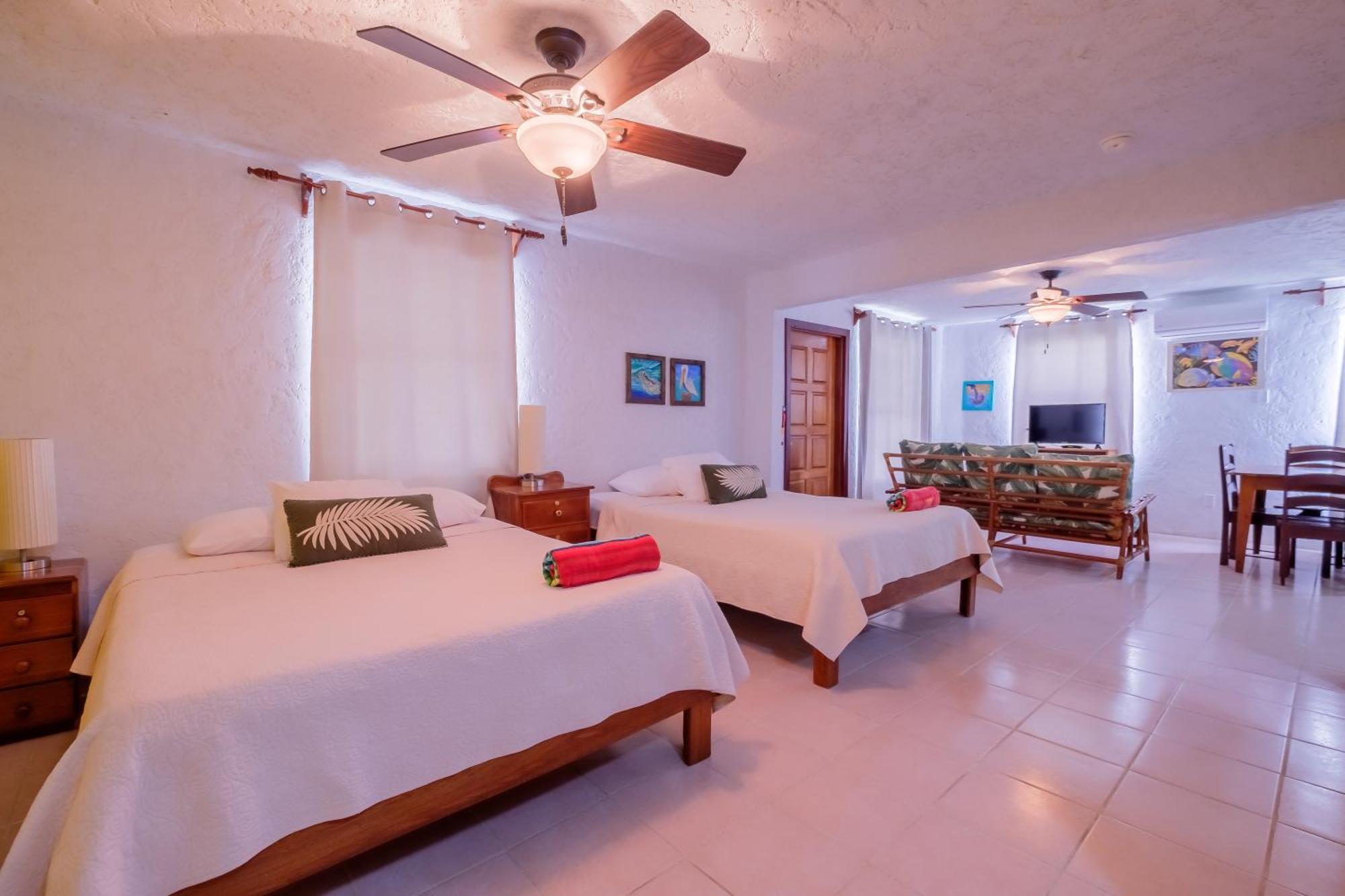 Seven Seas Resort Adults Only ซานเปโดร ภายนอก รูปภาพ